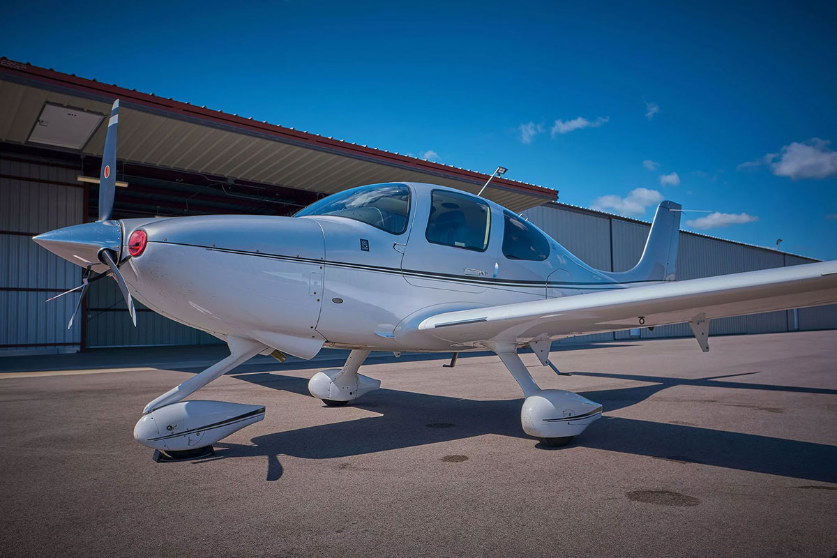 Cirrus SR20-G6 N862DP