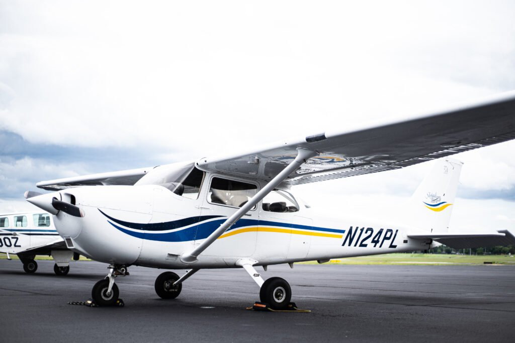 N124PL at Harmony Air